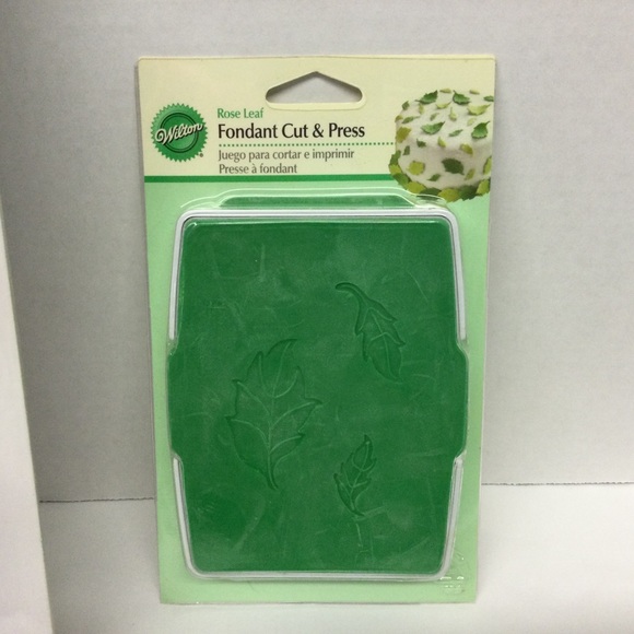 Wilton Cutting Decorating Stamp Set of 2 cake Decorating Cut Press New - Picture 3 of 8